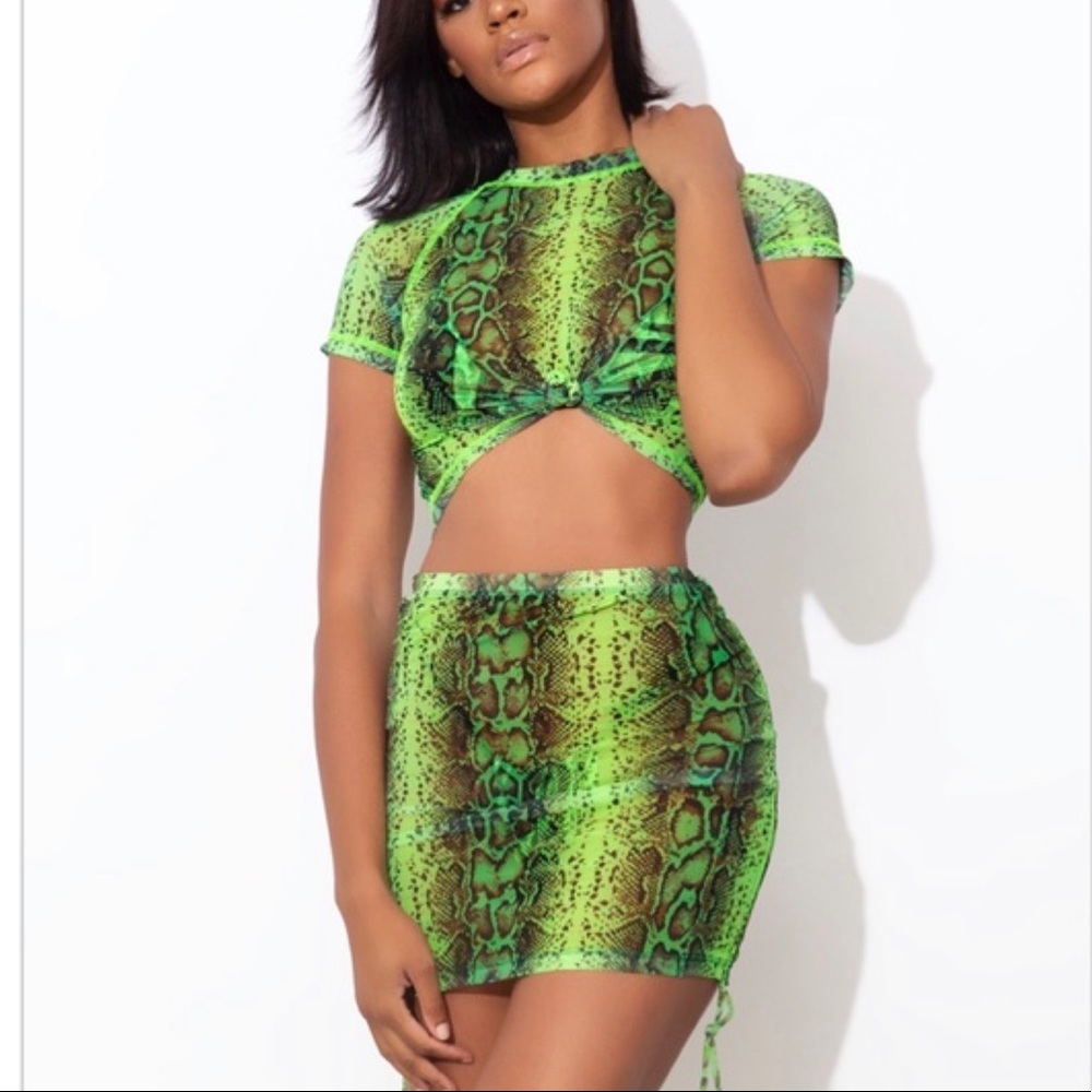 ‼️MATTE COLLECTION‼️ SWIM COVER UP SKIRT SET. GORGEOUS COLOR ‼️